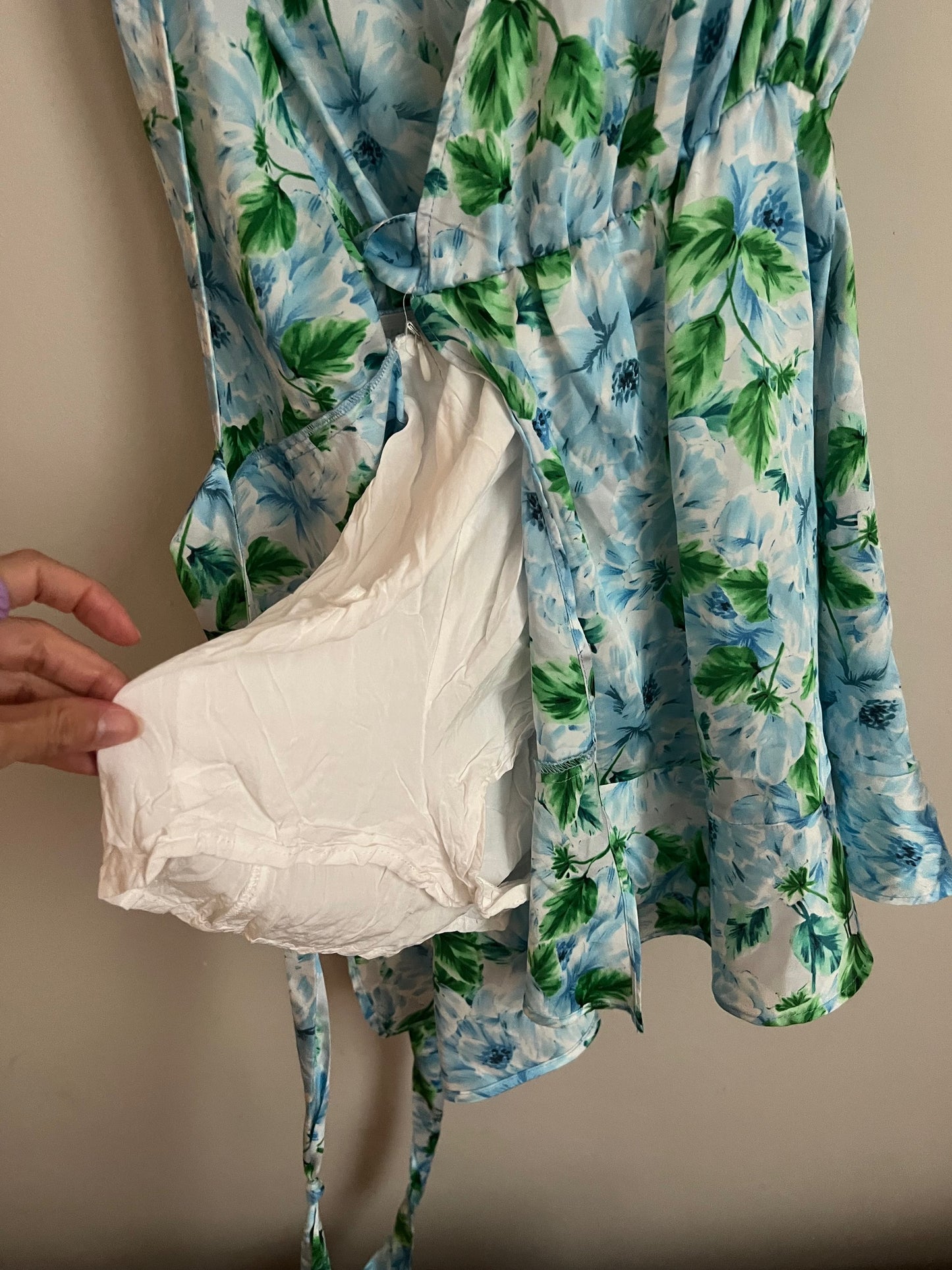 Vestido short flores Zara verde - XS