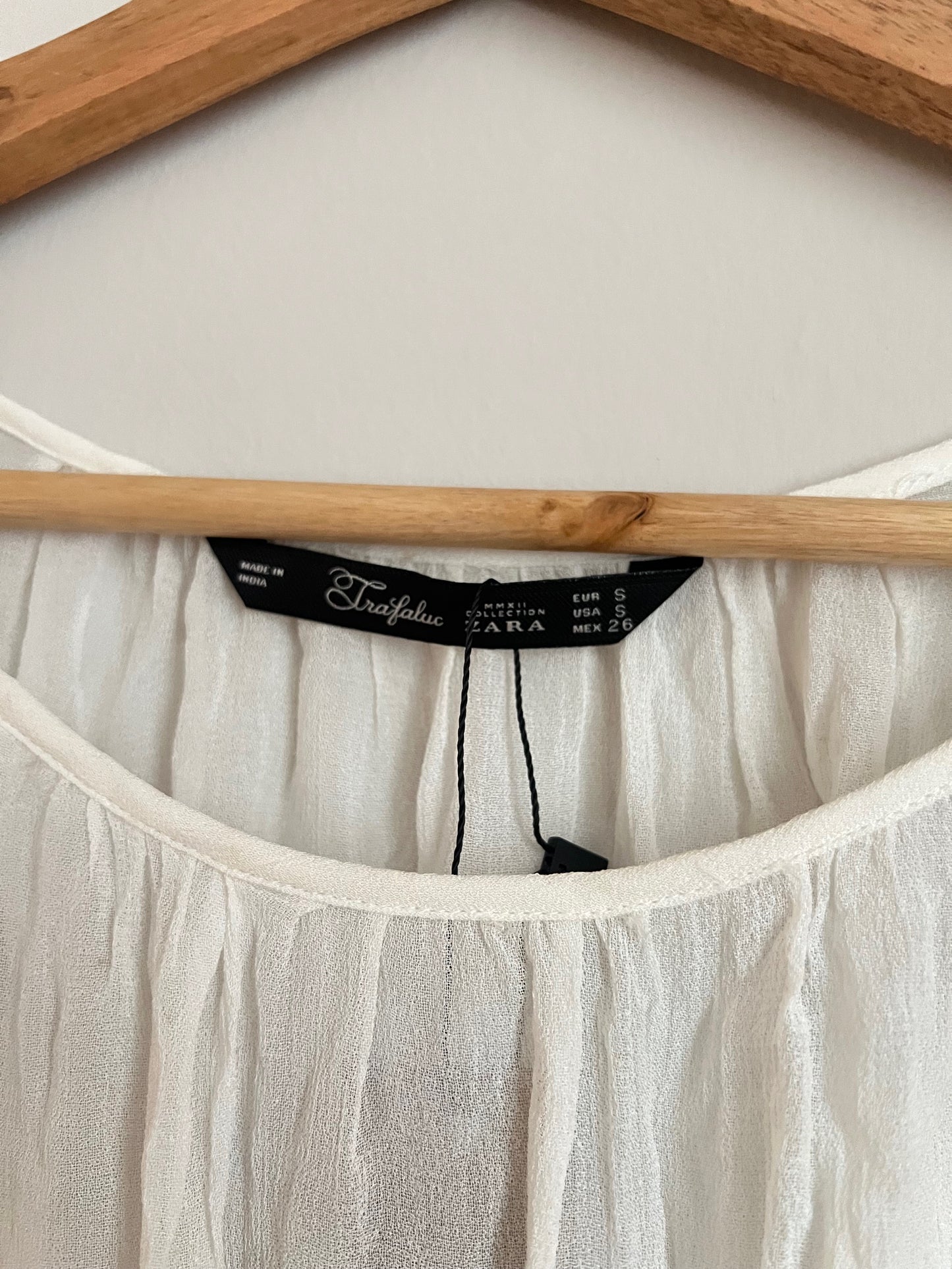Vestido blanco detalle manga Zara - S